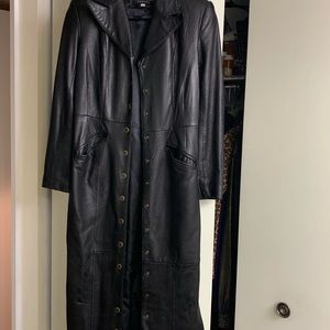 Black 100% Lambskin Coat w/ split Wayne Rogers
